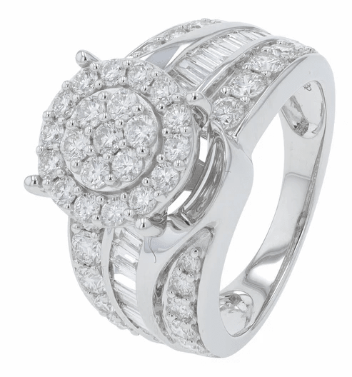 10K gold 2 carat lab grown diamond ring close-up

Lab grown diamond ring with brilliant sparkle

Sustainable luxury diamond ring in 10K gold

Classic 2 CT lab diamond engagement ring

High-polish gold lab grown diamond ring